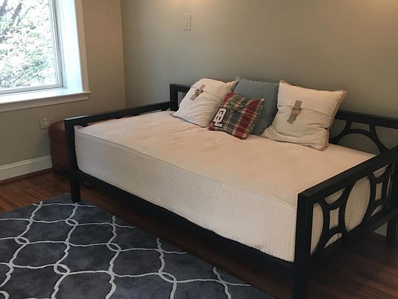 2nd floor guest room