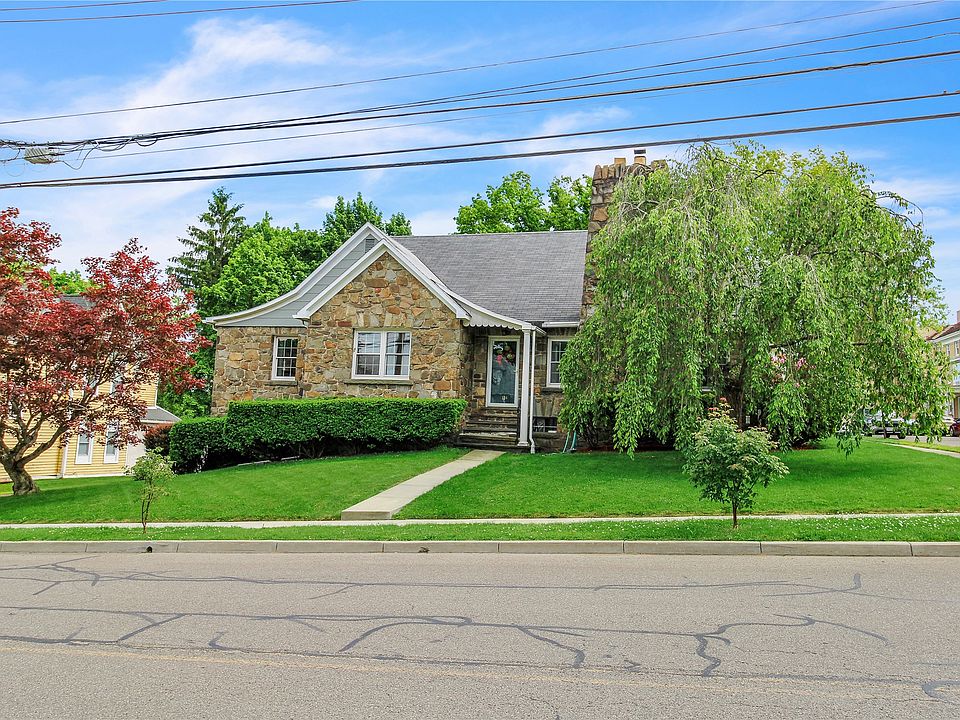 1st image of 124 W Edward