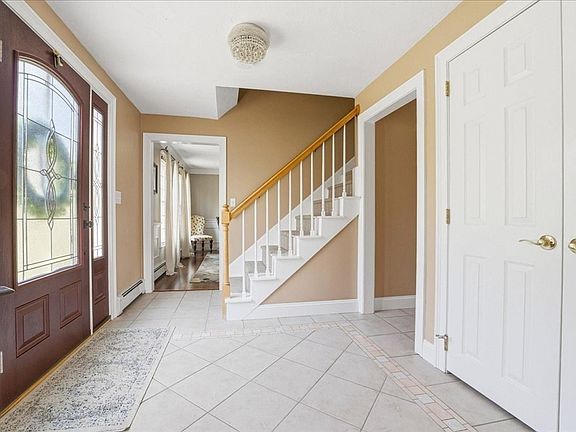 4th image of 7 Bogastow Cir