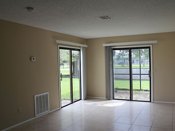 Home For Sale In Walton Court