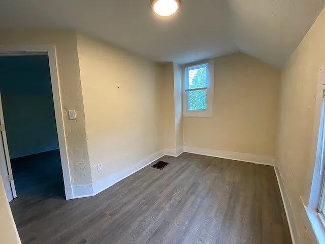 740 Oakland Ave SW — Photo 9