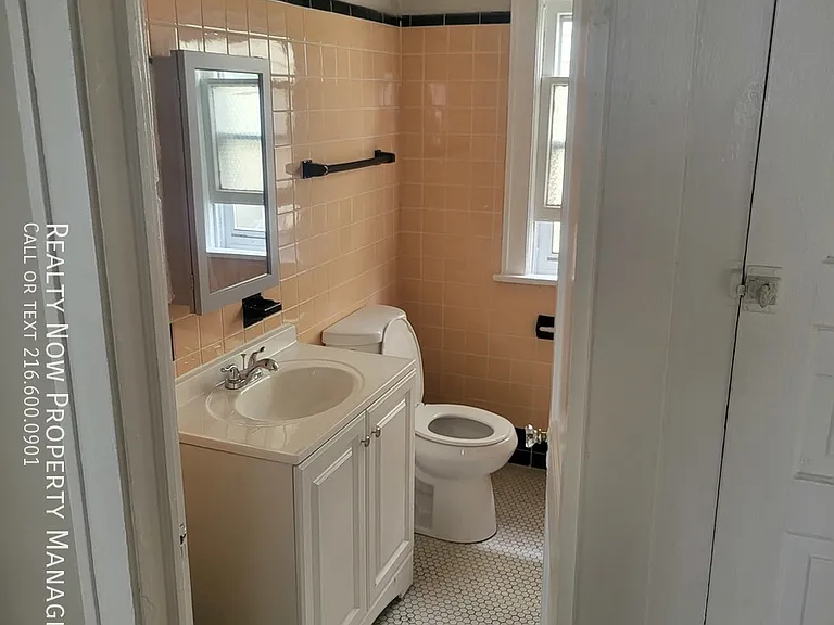 1637 Eddington Rd #1 — Photo 2