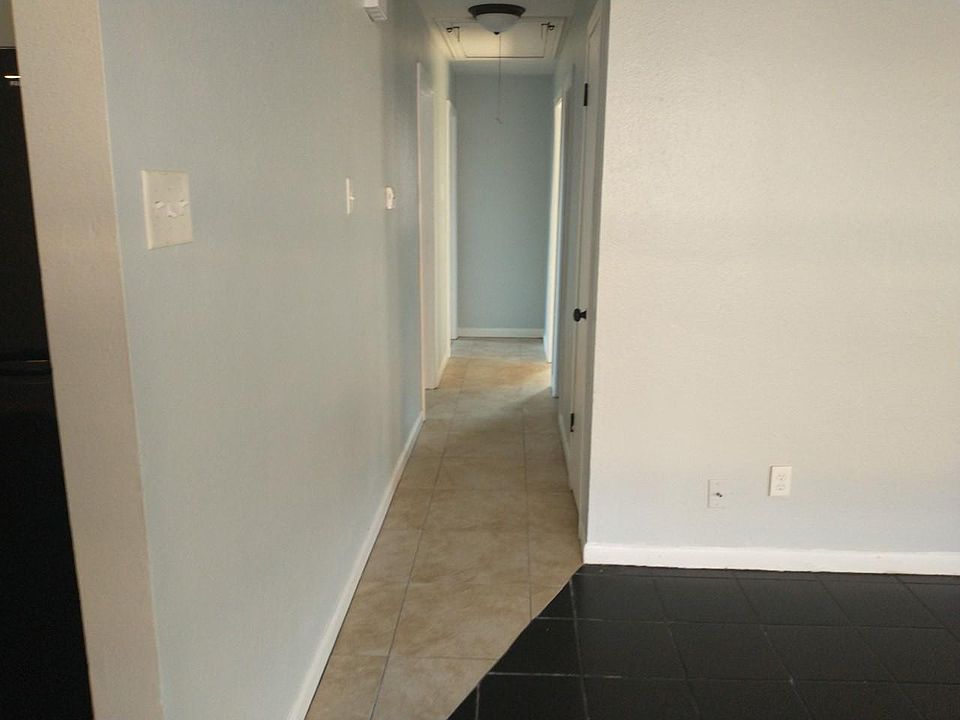 1st image of 13922 Wales St #L