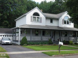 325 W Rutland Rd, Milford, CT 06460