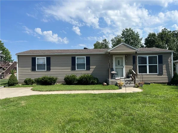 102 Georgia Ln, Belton, MO 64012