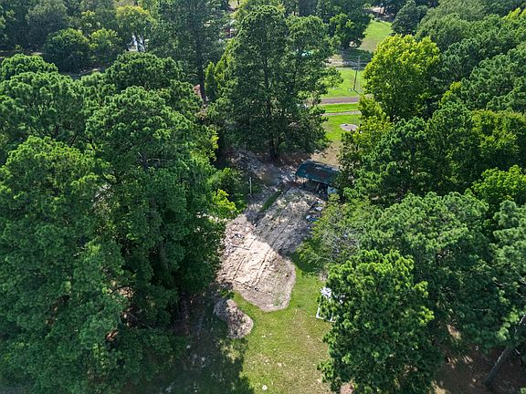 3rd image of 694 Marcelene Dr