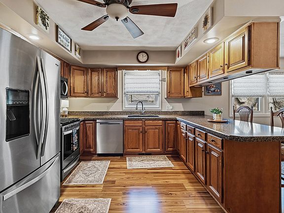 3rd image of 504 E 9th Avenue Ct