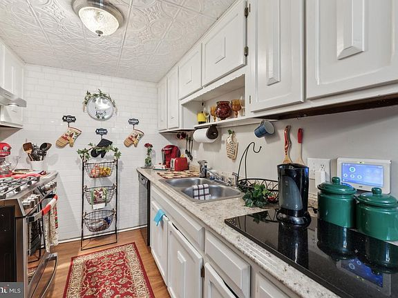 5th image of 14436 Falmouth Dr