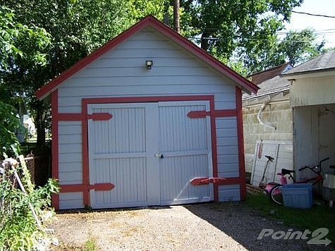 detached garage