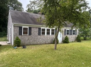 17 Smith St, Dennis Port, MA 02639