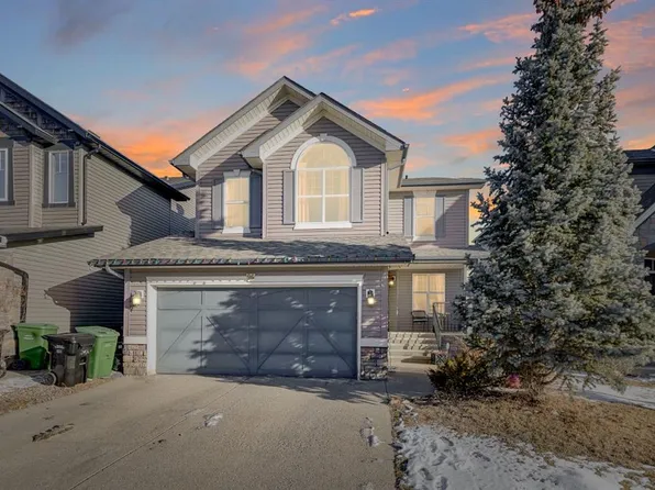 96 S Cougartown Close SW, Calgary, AB T3H 0B3