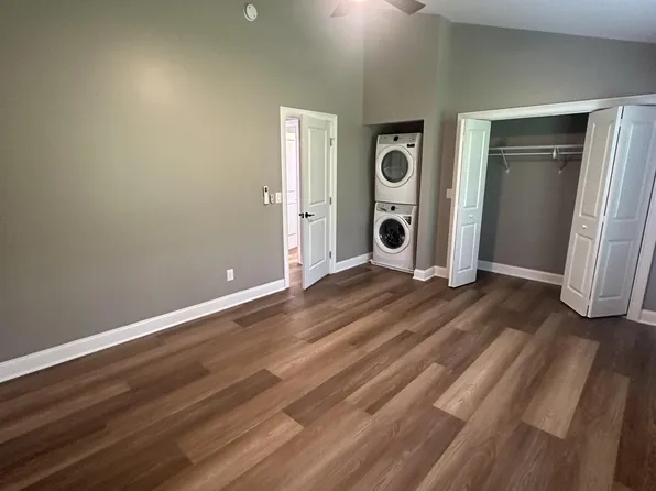 (undisclosed Address), Schenectady, NY 12304