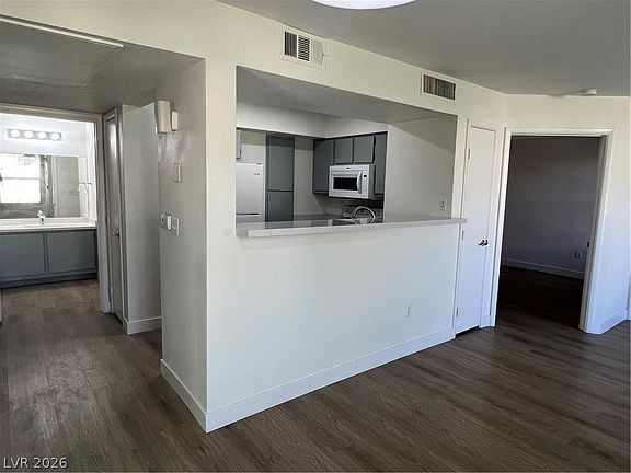 3rd image of 1150 N Buffalo Dr APT 1005