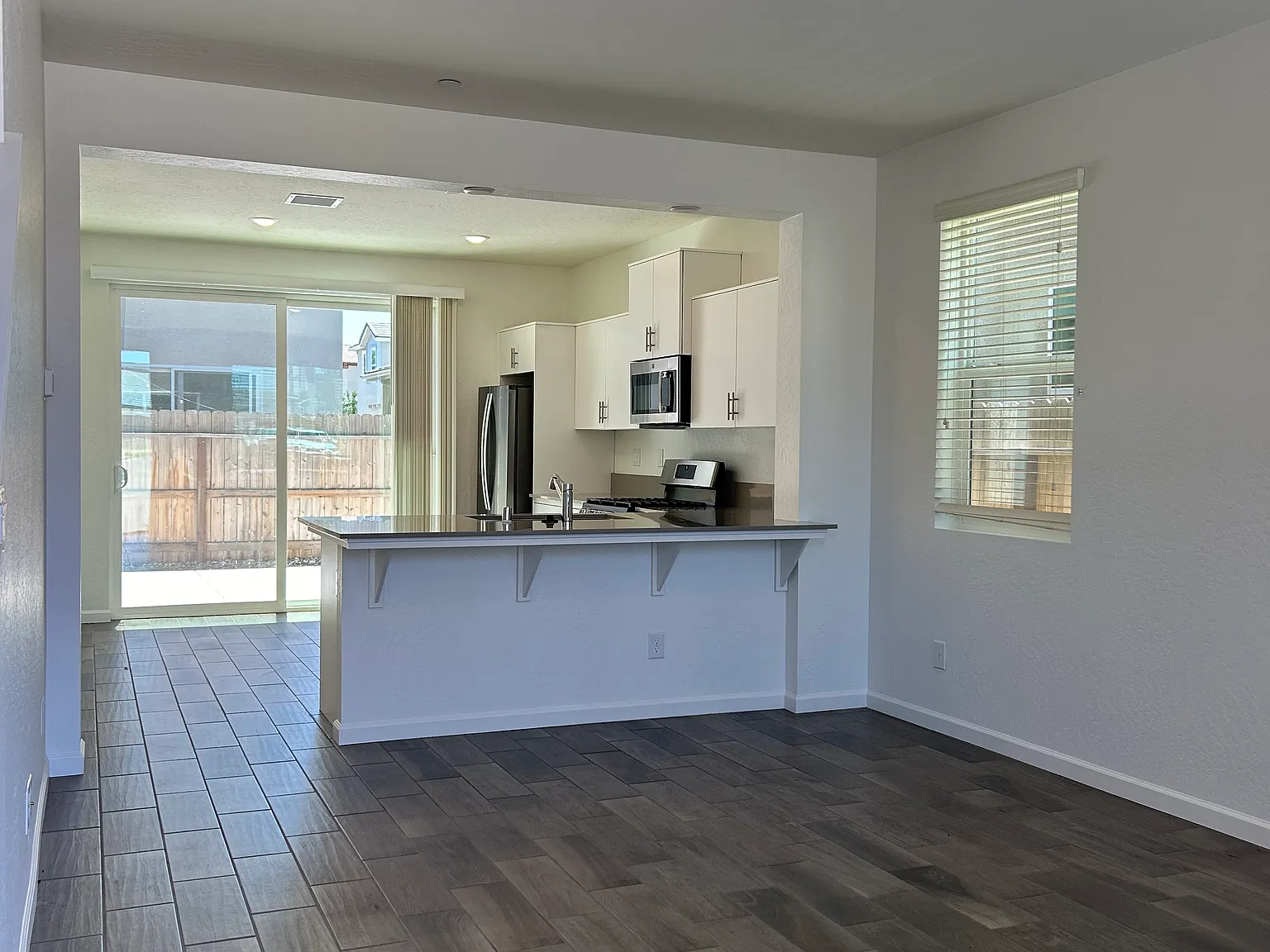 472 Pioneer Ln — Photo 4