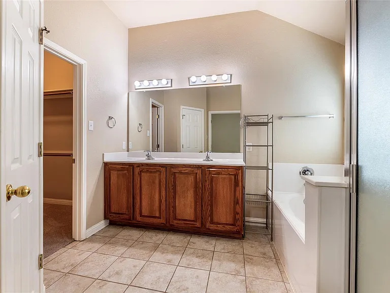 3705 Turetella Dr — Photo 13