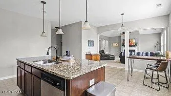 203 Holmes Point Ct — Photo 19