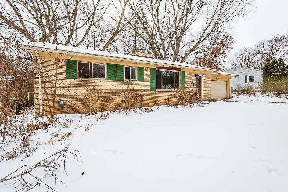 3907 Harwich Ln photo 1