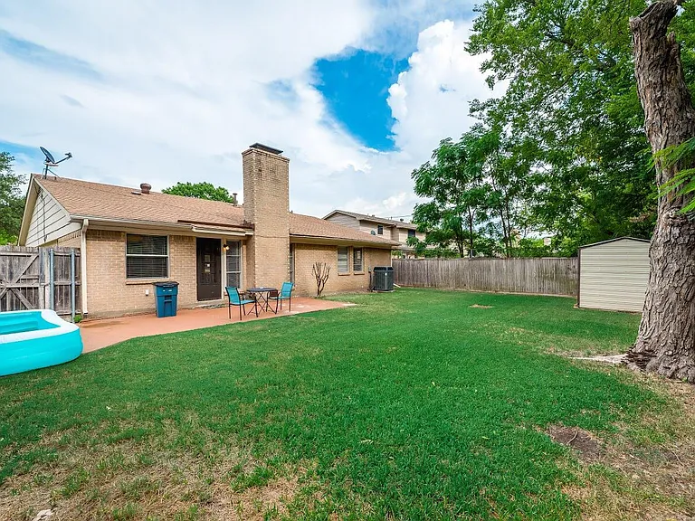 1623 Wisteria Way — Photo 18