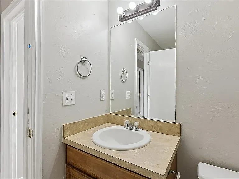 602-604 Welston Cir #1 — Photo 23