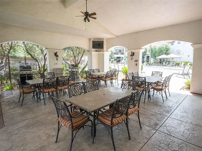 Dominion Courtyard Villas — Photo 6