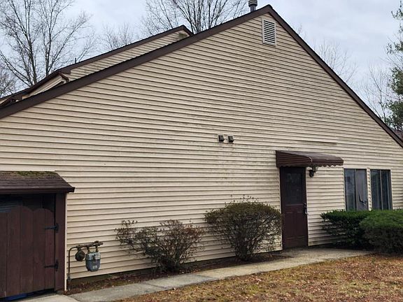 3rd image of 12 Coventry Ct
