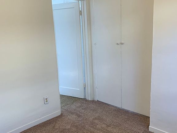 5th image of 30 N Laurel St