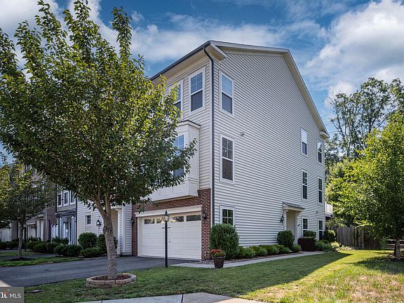 3rd image of 9173 Balaton Lake Ln