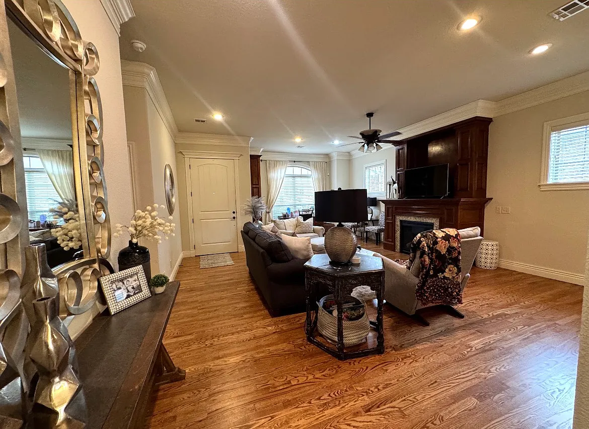 7120 Wayne Court — Photo 4