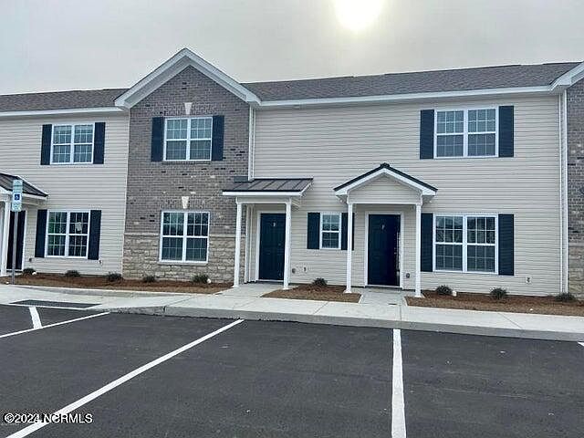 1st image of 3325 Briarcliff Dr #D