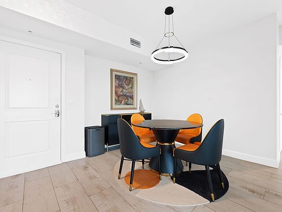4th image of 511 SE 5th Avenue #1709