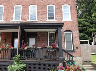 117 Saint Marys St, Dubuque, IA 52001