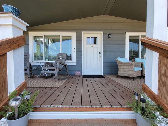 3rd image of 400 Paige Ln