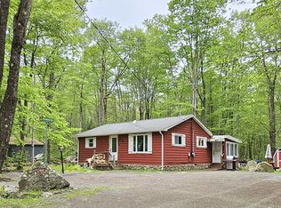 157 Stone Chair Trl, Greentown, PA 18426