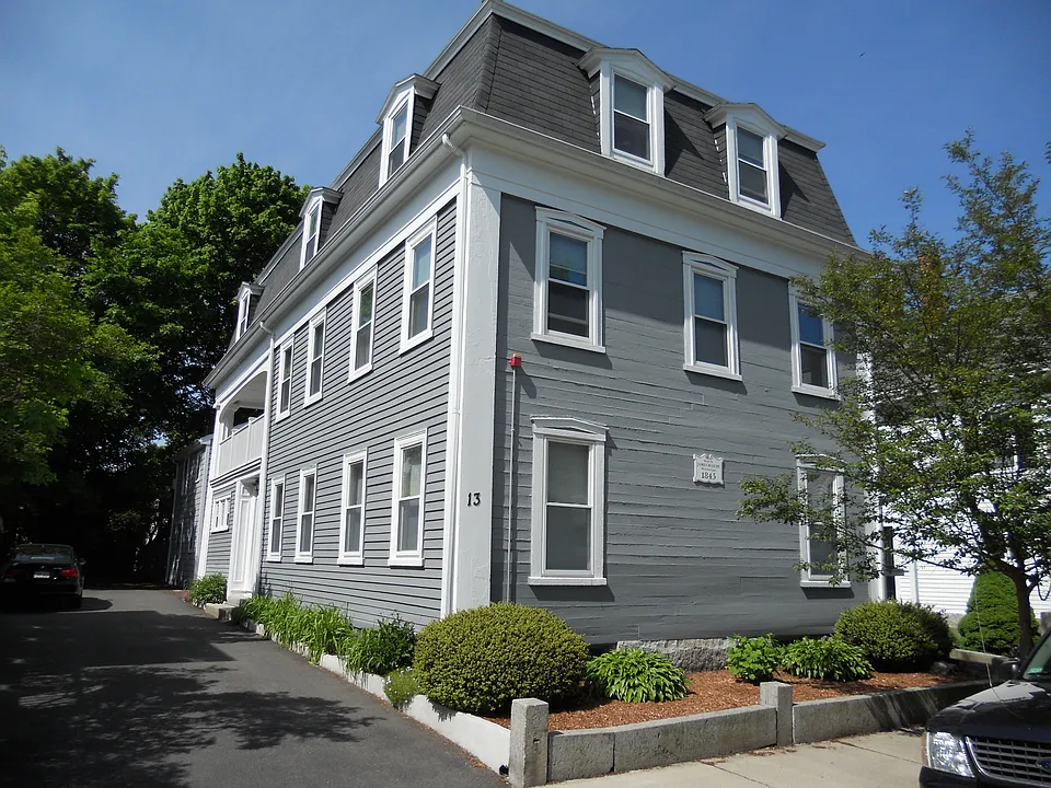 13 Thorndike St #2