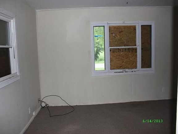 4th image of 3209 N Bolton Ave