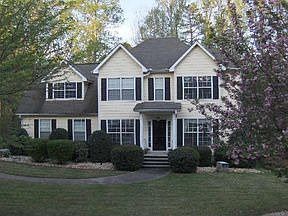2nd image of 215 Inland Cir