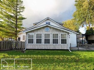 7861 Wagner Ln, Fair Haven, MI 48023