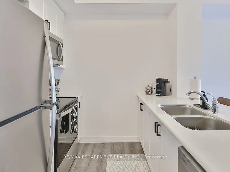 470 Dundas St E #314 — Photo 15
