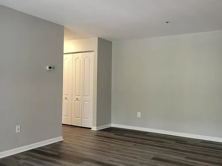 8360 Montgomery Run Rd #H — Photo 11