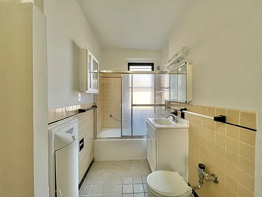 Rented by Contact Realty | media 35