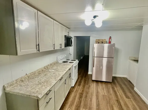 125 Pierce St APT 3, Lewiston, ME 04240