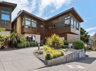 2789 Colony Cir, Bandon, OR 97411