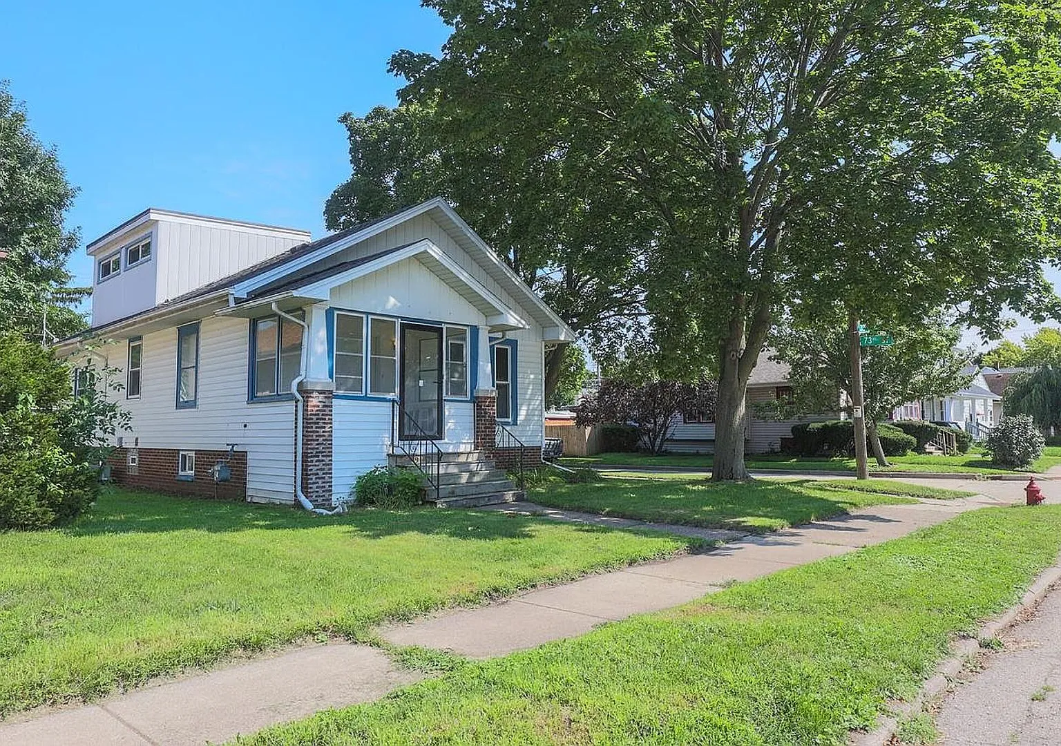 Single Family House — Photo 2