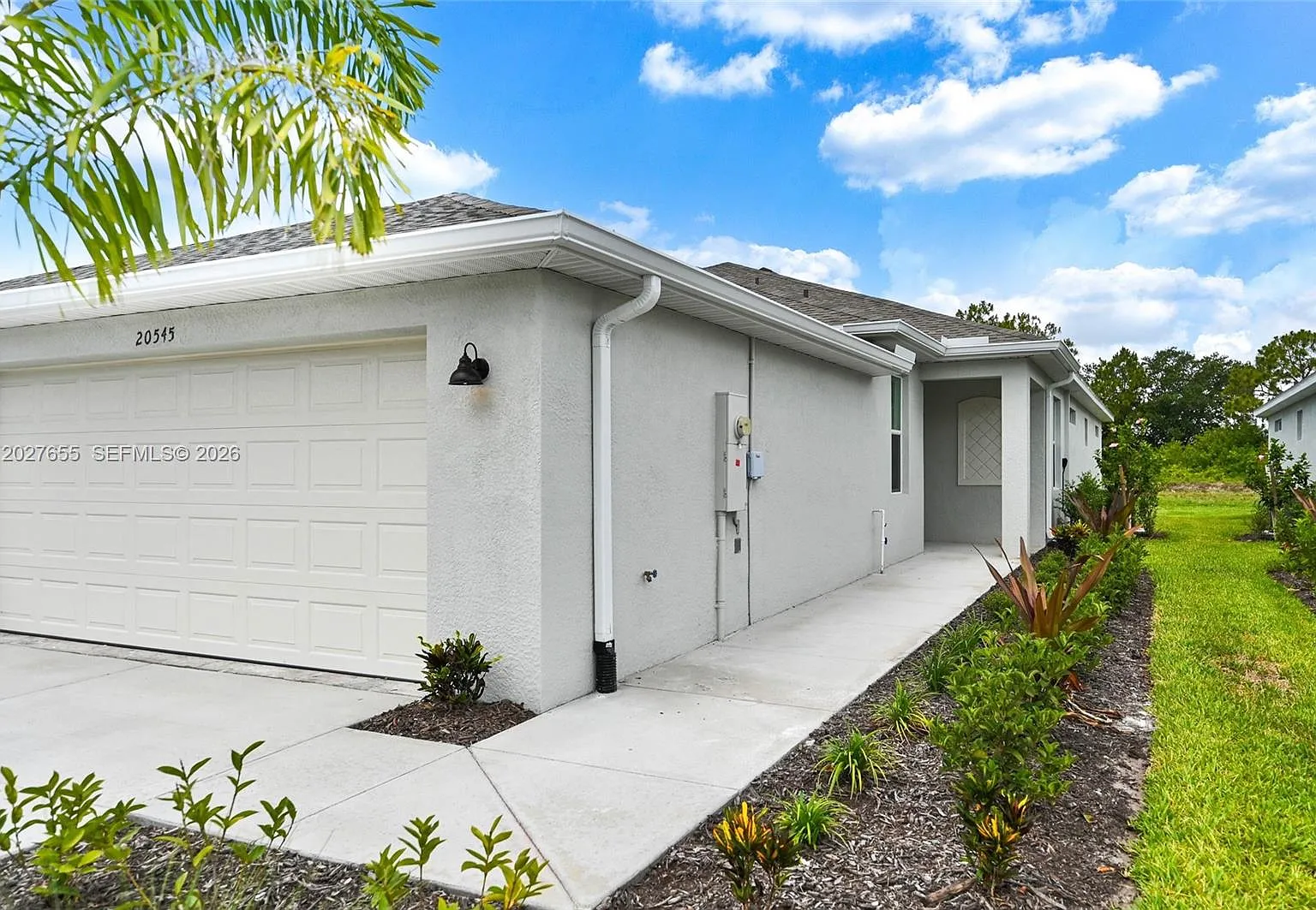 3 bed, 2.0 bath, 2154 sqft, $1,900 — Photo 4