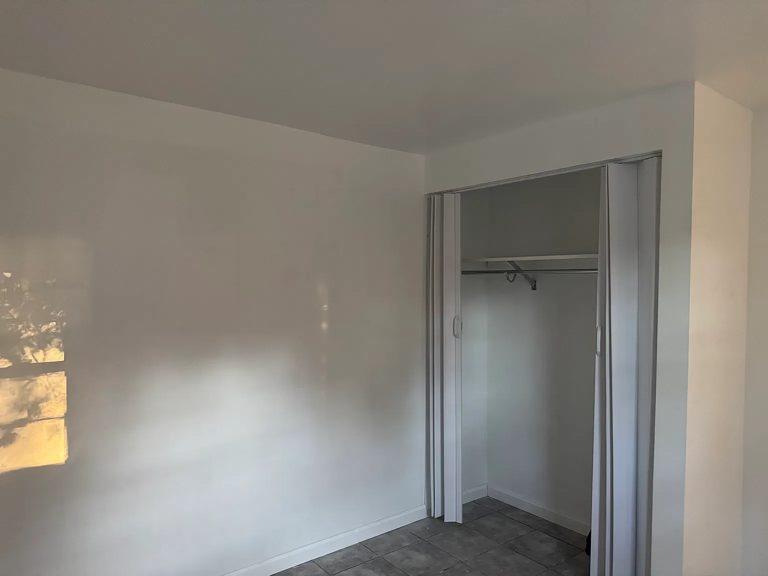 1 bed, 400 sqft, $900 — Photo 2