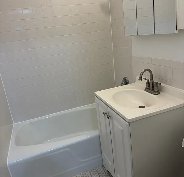 201 E 83rd St #4A — Photo 5