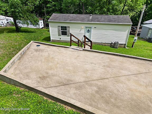 3rd image of 2825 Hidden Valley Ln