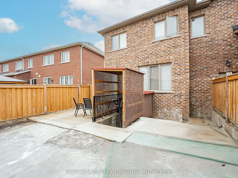 19 Boat St — Photo 6