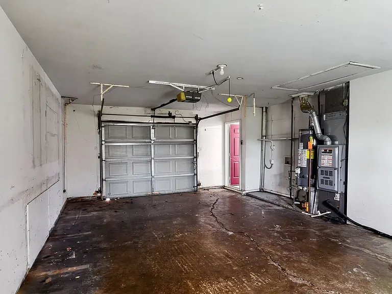 4366 Sawyer Ave — Photo 8