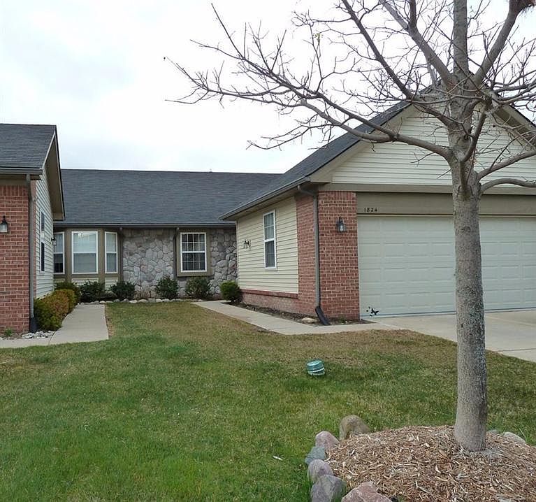 1st image of 1824 Wexford Dr